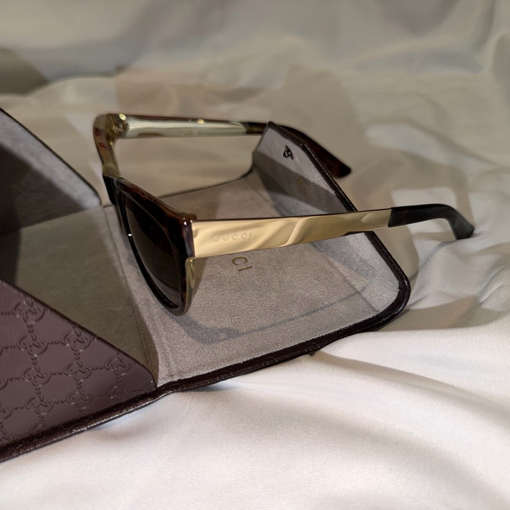 Gucci Women's Brown Tortoise Sunglasses